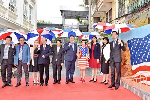 Khánh thành bức tranh gốm 'Tình hữu nghị Việt-Mỹ'