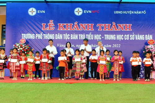 Chắp cánh ước mơ cho học sinh nghèo vùng cao