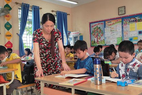 Thanh Hóa: Kết thúc năm vẫn chưa có đồ dùng học tập cho lớp 2 và lớp 6?