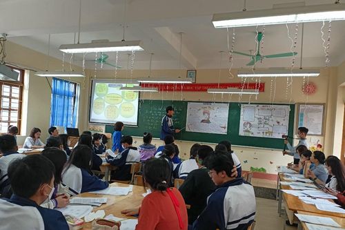 Lào Cai: Học sinh hào hứng giờ học thực nghiệm chương trình giáo dục địa phương lớp 10