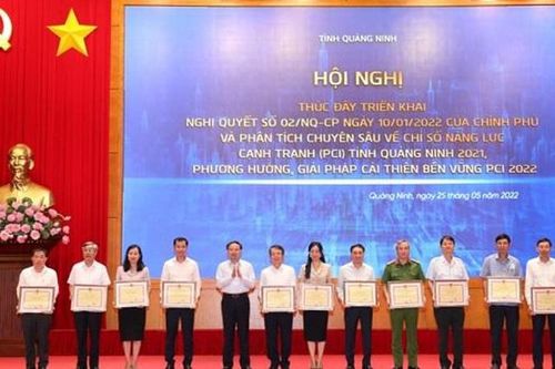 Quảng Ninh tăng cường kiểm tra, giám sát, quyết tâm giữ vững ngôi đầu về Chỉ số năng lực cạnh tranh cấp tỉnh