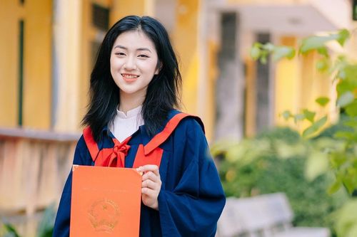 Nữ sinh 10x được kết nạp Đảng khi học lớp 12, giỏi ngoại ngữ, đam mê võ thuật
