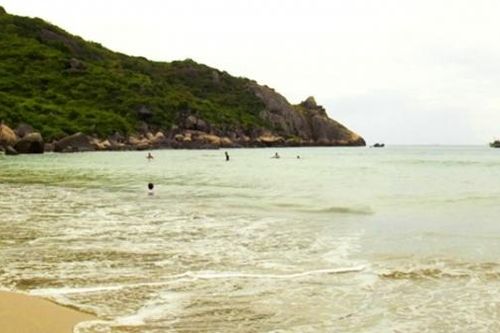Khám phá bãi biển Trung Lương