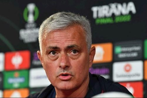 'Người đặc biệt' Mourinho ca ngợi chiến thắng lịch sử của AS Roma