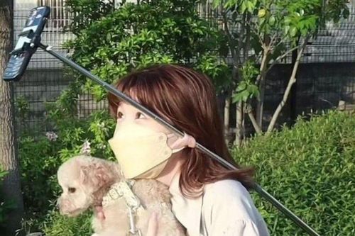 Kỳ lạ người phụ nữ có đôi tai đặc biệt, có thể 'cầm nắm' đồ vật