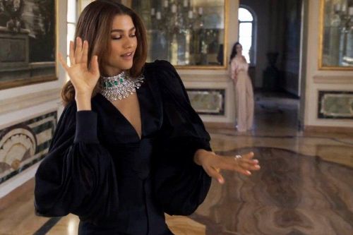 Siêu sao Zendaya của Hollywood thả dáng cùng thiết kế của Công Trí