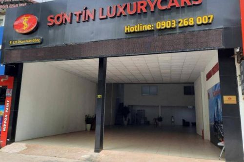 Nhiều showroom bán xe sang đột ngột đóng cửa