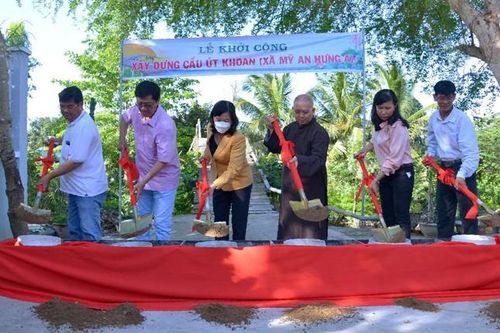 Chùa Vạn Đức khởi công xây dựng cầu Út Khoan (huyện Lấp Vò, Đồng Tháp)