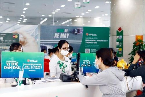Nhân viên ngân hàng nào làm việc hiệu quả nhất?