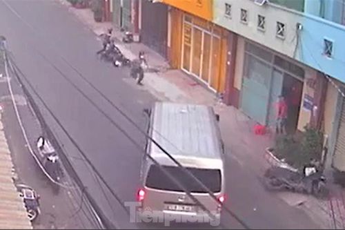 Clip: Cảnh sát ngụy trang vây bắt đối tượng vận chuyển ma túy