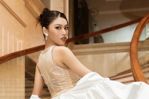 Á hậu Ngọc Thảo xinh đẹp như công chúa với đầm xuyên thấu
