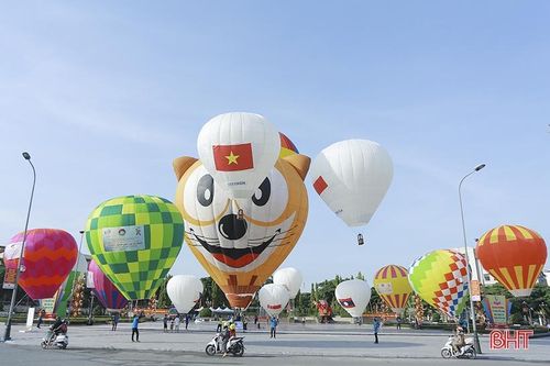 Sẵn sàng trình diễn khinh khí cầu 'Hà Tĩnh - đón Sao La về nhà' tại Quảng trường Trần Phú