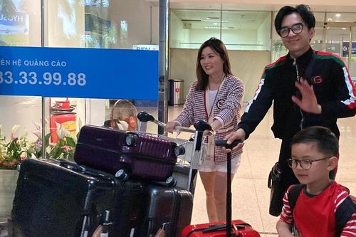 Độc quyền: Đan Trường lần đầu cùng vợ cũ và con trai về Việt Nam, hành xử văn minh hậu ly hôn