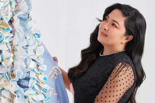 Mang áo dài 'Cá chép hóa rồng' đến Tuần lễ Thời trang Quốc tế Việt Nam Xuân Hè 2022