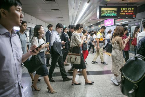Nhân viên 'lật bàn' sếp ở Hàn Quốc