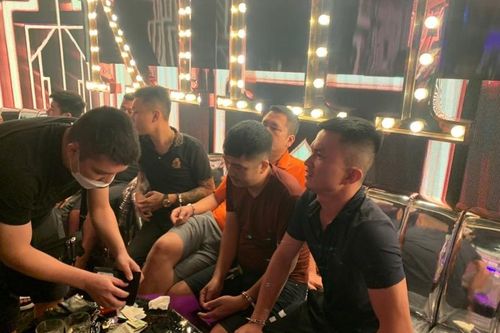 Khởi tố nhóm đối tượng mua bán, sử dụng trái phép chất ma túy trong vũ trường