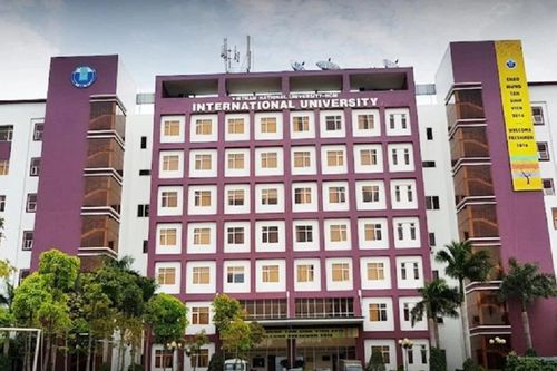 Đại học Quốc tế ở Tp.HCM 'vạ lây bão' 1 sao vì người dùng nhầm trường