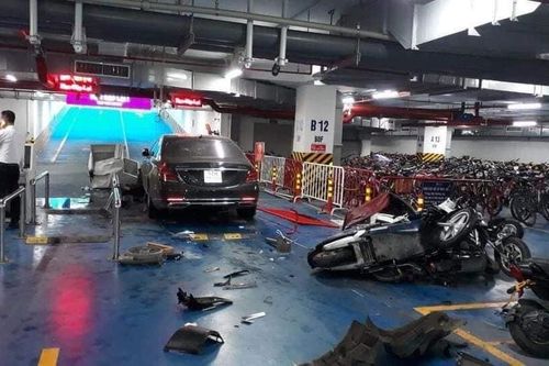 Thông tin mới nhất về người cầm lái Mercedes Maybach tông loạt xe máy trong hầm