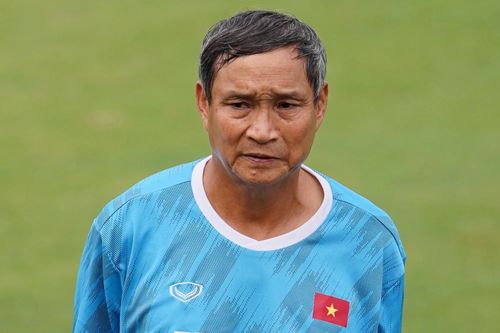 HLV Mai Đức Chung: 'Tôi không muốn gây khó cho Mỹ Anh'