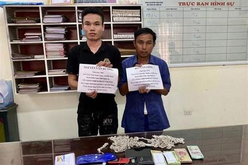 Lai Châu: Bắt 2 đối tượng lừa bán hơn 1.000 cây bạc giả