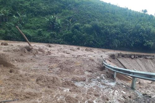 Lai Châu: Liên tiếp sạt lở taluy dương ở nhiều nơi