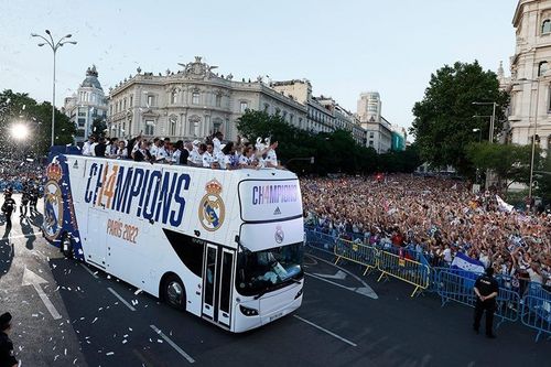 Real Madrid diễu hành hoành tráng mừng chức vô địch C1 lần thứ 14