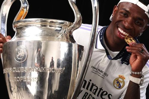 Vinicius bay cao cùng Real Madrid: Câu trả lời cho Zidane
