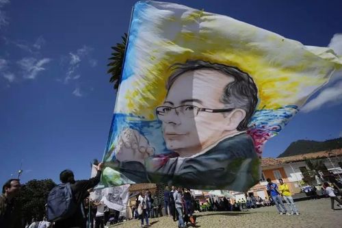 Bầu cử Tổng thống Colombia: Ứng cử viên cánh tả Gustavo Petro bỏ xa đối thủ