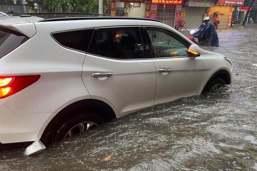 Bài toán cứ mưa là ngập của Hà Nội: Giải pháp cần đồng bộ, dài hạn