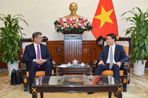 Thứ trưởng Ngoại giao Phạm Quang Hiệu tiếp tân Tổng Lãnh sự Trung Quốc tại TP Hồ Chí Minh
