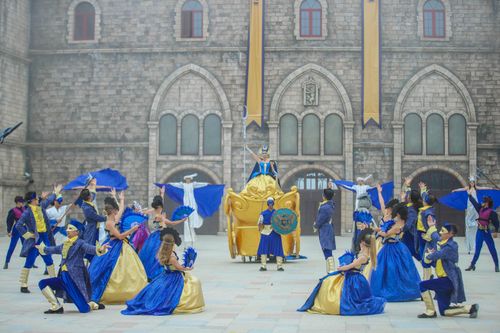 Giải mã sức hút đặc biệt của show diễn Trận chiến ở Vương quốc Mặt trăng