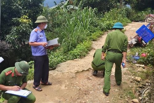 Kiểm sát hiện trường vụ Bí thư Chi bộ thôn bị đâm tử vong