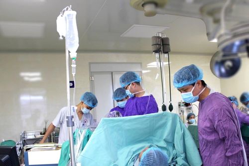 Mất chức năng thận do thói quen chữa bệnh nhiều người thường áp dụng