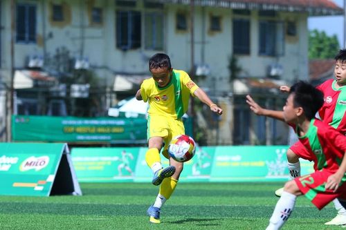 U11 Sông Lam Nghệ An trút cơn mưa bàn thắng trong trận mở màn U11 toàn quốc