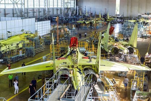 Ba công ty vũ khí Nga, Sukhoi, MiG và UAC sáp nhập thành một