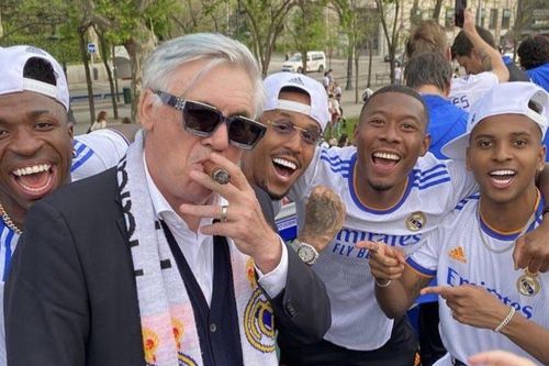 Pato ví Ancelotti như James Bond khi đến sân tập bằng trực thăng