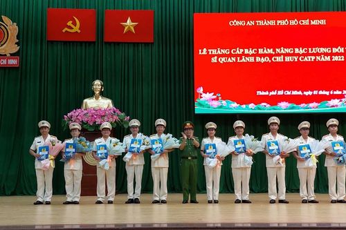 Công an TPHCM: Thăng cấp bậc hàm đối với cán bộ lãnh đạo, chỉ huy năm 2022