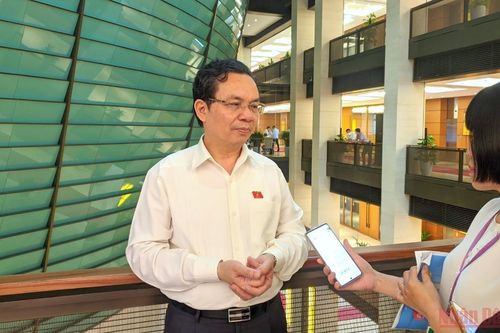 Bảo đảm học sinh luôn được mua sách giáo khoa với giá thấp nhất