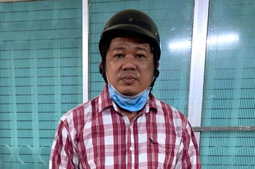 Bắt kẻ dùng chiêu 'trộm long tráo phụng' để lừa hàng loạt tiệm vàng