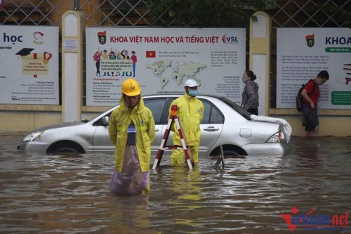 Nát hành lang thoát lũ, Hà Nội cần một cuộc 'đại phẫu'
