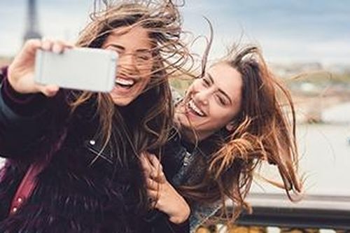 Nguy cơ bị trộm khoắng sạch vì thói quen thích đăng hình check-in