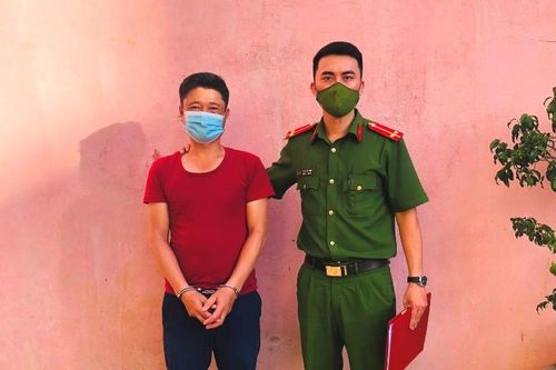 Đối tượng truy nã vì đánh vợ đang mang thai đã ra đầu thú