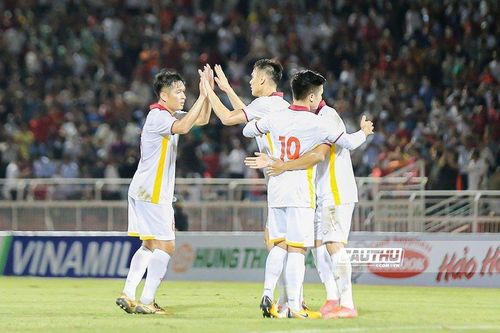 Đánh bại Afghanistan, ĐT Việt Nam lọt top 15 châu Á