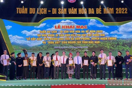Khai mạc Tuần du lịch-di sản văn hóa hồ Ba Bể