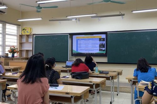 Ninh Bình: Bồi dưỡng giáo viên sử dụng sách giáo khoa lớp 3, lớp 7