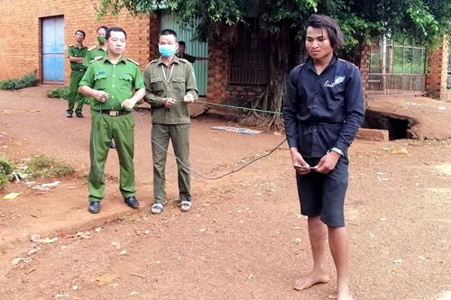 Mâu thuẫn xin thuốc lá, đối tượng lấy kéo đâm chết người