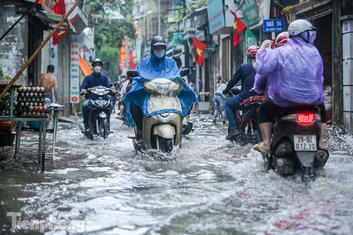 'Đề xuất chống úng ngập bằng trữ nước ngầm ở sân vận động, trường học là phi lí'