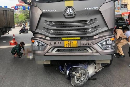 Người phụ nữ tử vong dưới gầm xe 'hổ vồ'