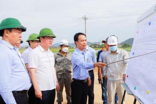 Chủ tịch UBND tỉnh Nguyễn Đức Trung kiểm tra tiến độ một số công trình, dự án trọng điểm