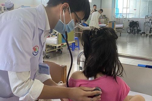 Khánh Hòa: Cứu sống bệnh nhân 5 tuổi bị đuối nước ở hồ bơi